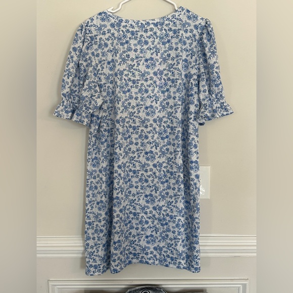 Crown & Ivy Floral Dress women’s size xl - Picture 5 of 5